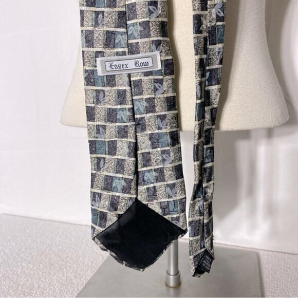Vintage Essex Row Blue Grey Square Print 100% Silk Tie - Picture 6 of 9
